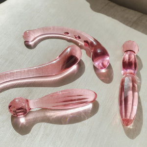 JimmyJane Dillenia Elara - Pink Glass Dildo