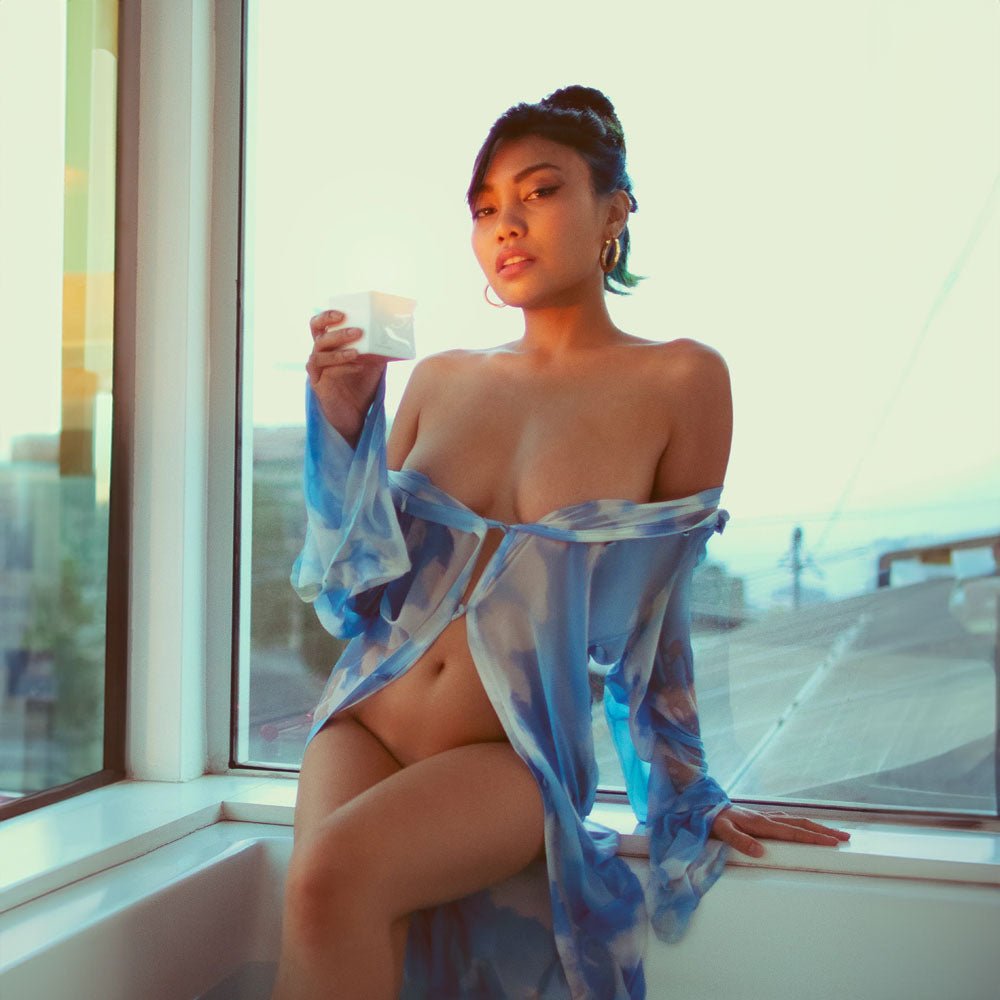 JimmyJane Afterglow Massage Oil Candle - Vanilla Sandalwood - 128 grams