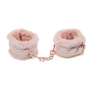 Sex & Mischief Peaches n CreaMe Fur Handcuffs - Peach