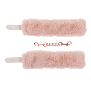Sex & Mischief Peaches n CreaMe Fur Handcuffs - Peach