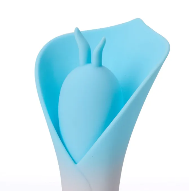 Maia Mina Fluttering Flower Stimulator - Blue
